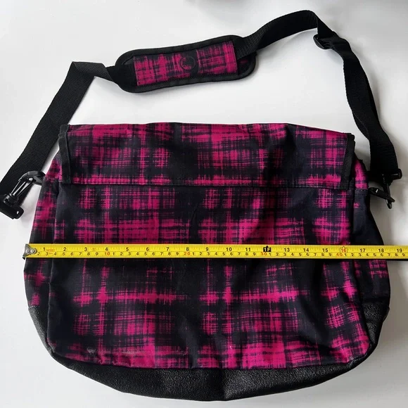 Hot Tuna pink black crossbody satchel bag - Picture 10 of 13